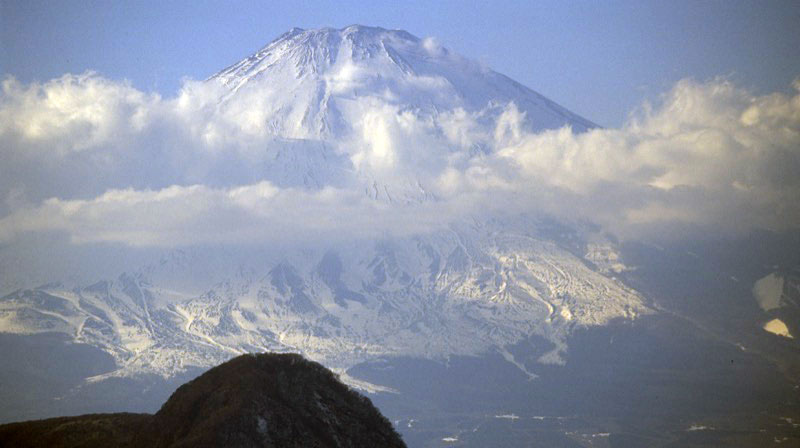 「明神ヶ岳」の富士山