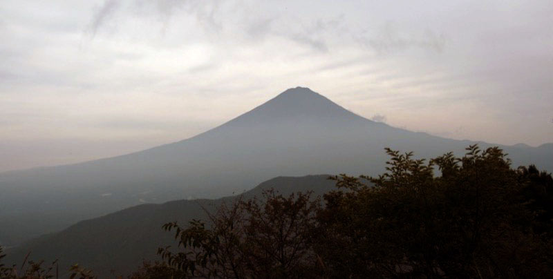 「十二ヶ岳」の富士山