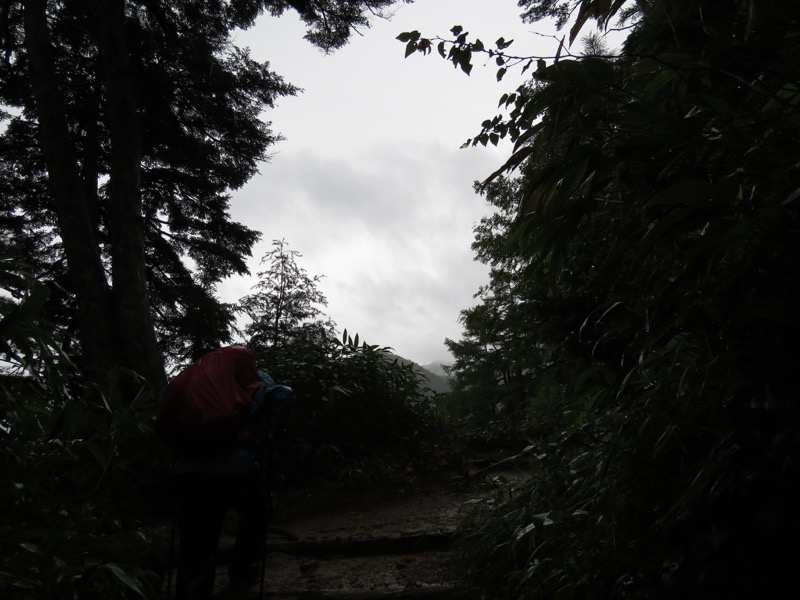 燕岳、登山