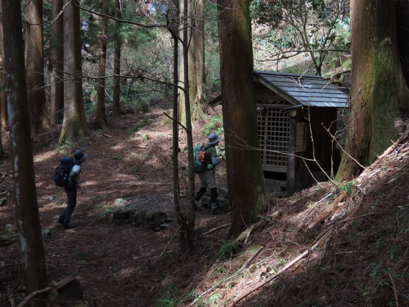 本仁田山