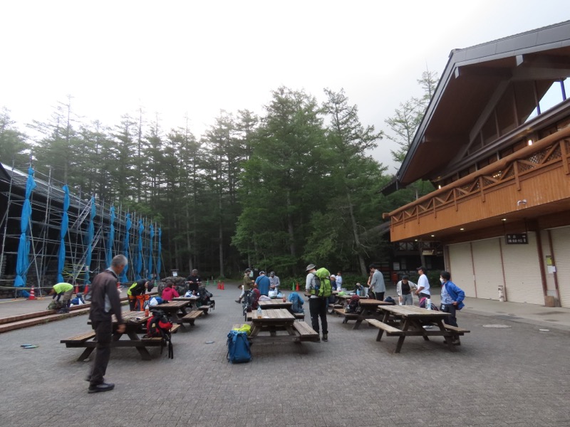 蝶ヶ岳、上高地右岸歩道