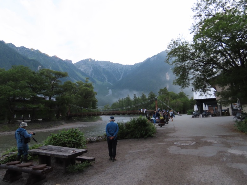 蝶ヶ岳、上高地右岸歩道