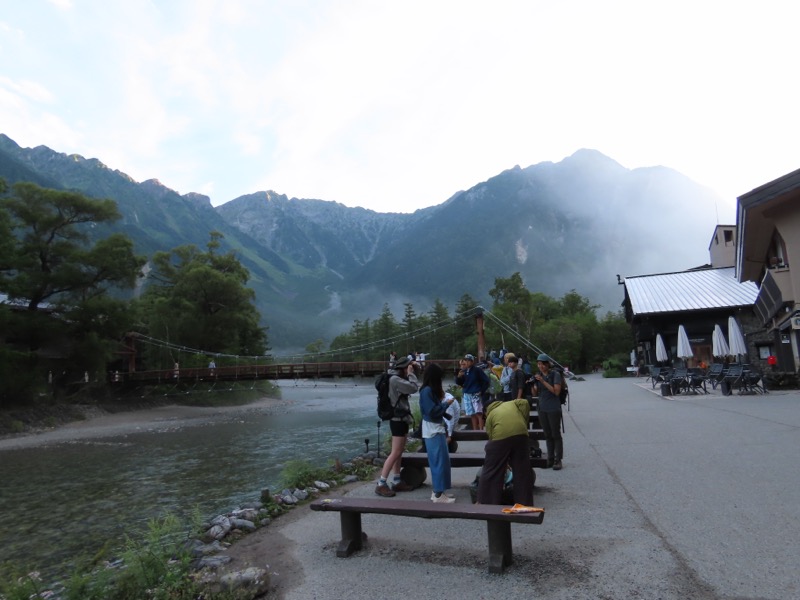 蝶ヶ岳、上高地右岸歩道