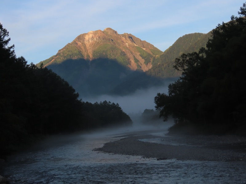 蝶ヶ岳、上高地右岸歩道