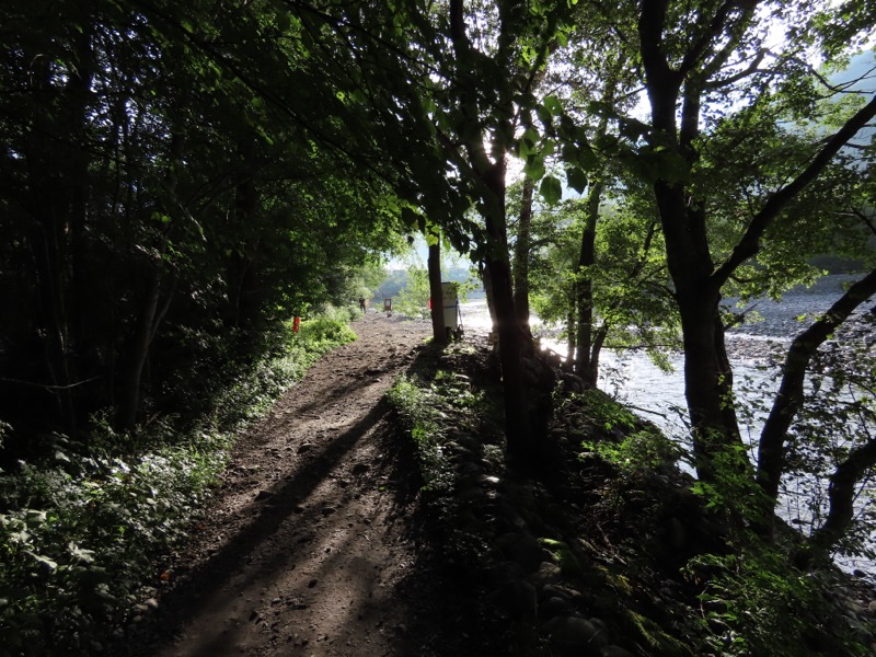 蝶ヶ岳、上高地右岸歩道