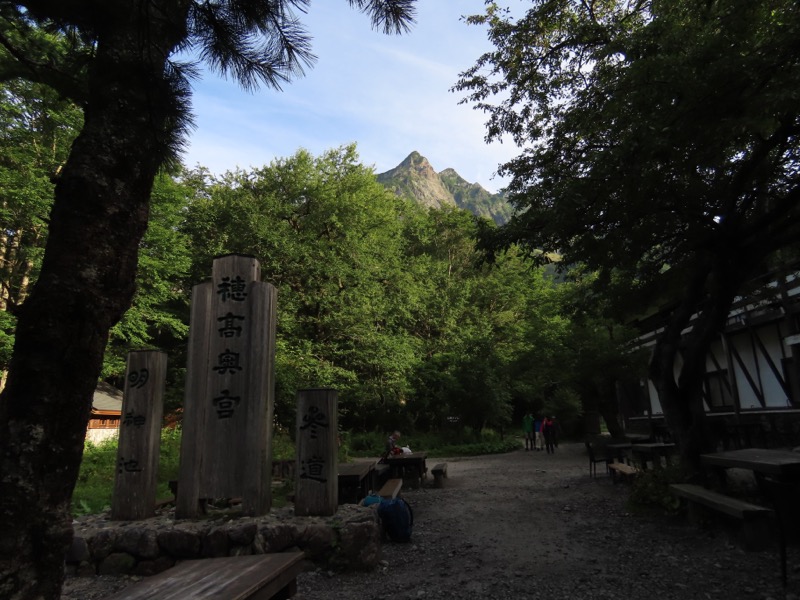 蝶ヶ岳、上高地右岸歩道