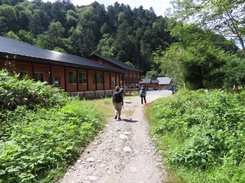 蝶ヶ岳、上高地右岸歩道
